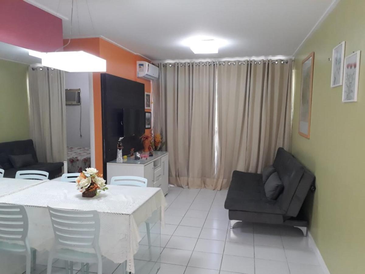 Na Beira Mar De Pajucara- Edif Neo- Apartamento Quarto E Sala - Possui Varanda- Vista Lateral Do Mar -rua Julio Plech Filho 60 Esquina Com Avenida Doutor Antonio Gouveia - Consumo Eletrico E Pago No Ckeck-out 1kwh E 1,35 Reias- Tem Tela De Protecao Maceió