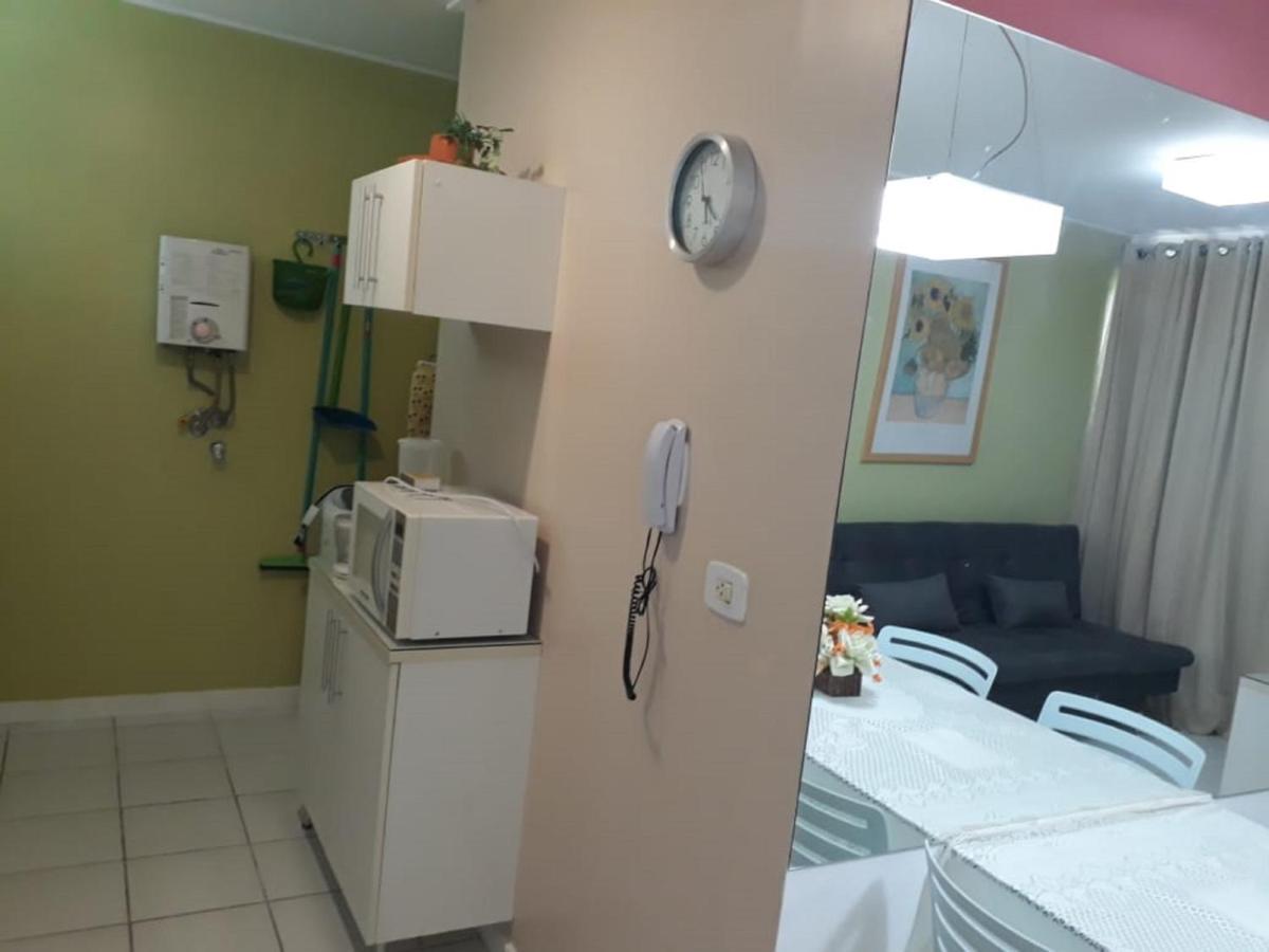 Apartamento Na Beira Mar De Pajucara- Edif Neo- Apartamento Quarto E Sala - Possui Varanda- Vista Lateral Do Mar -rua Julio Plech Filho 60 Esquina Com Avenida Doutor Antonio Gouveia - Consumo Eletrico E Pago No Ckeck-out 1kwh E 1,35 Reias- Tem Tela De Protecao